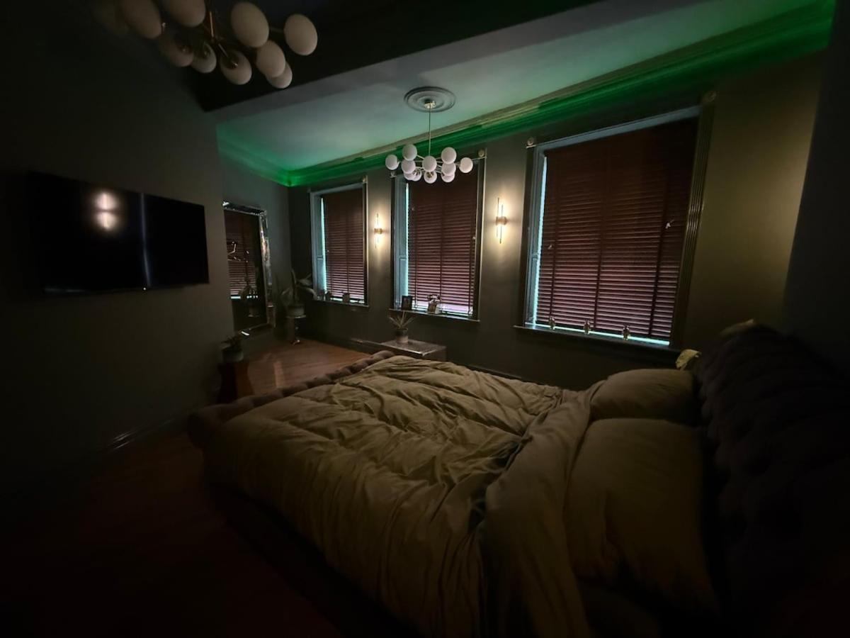 The Loft At One Luxury Penthouse Apartment Wigan Bagian luar foto