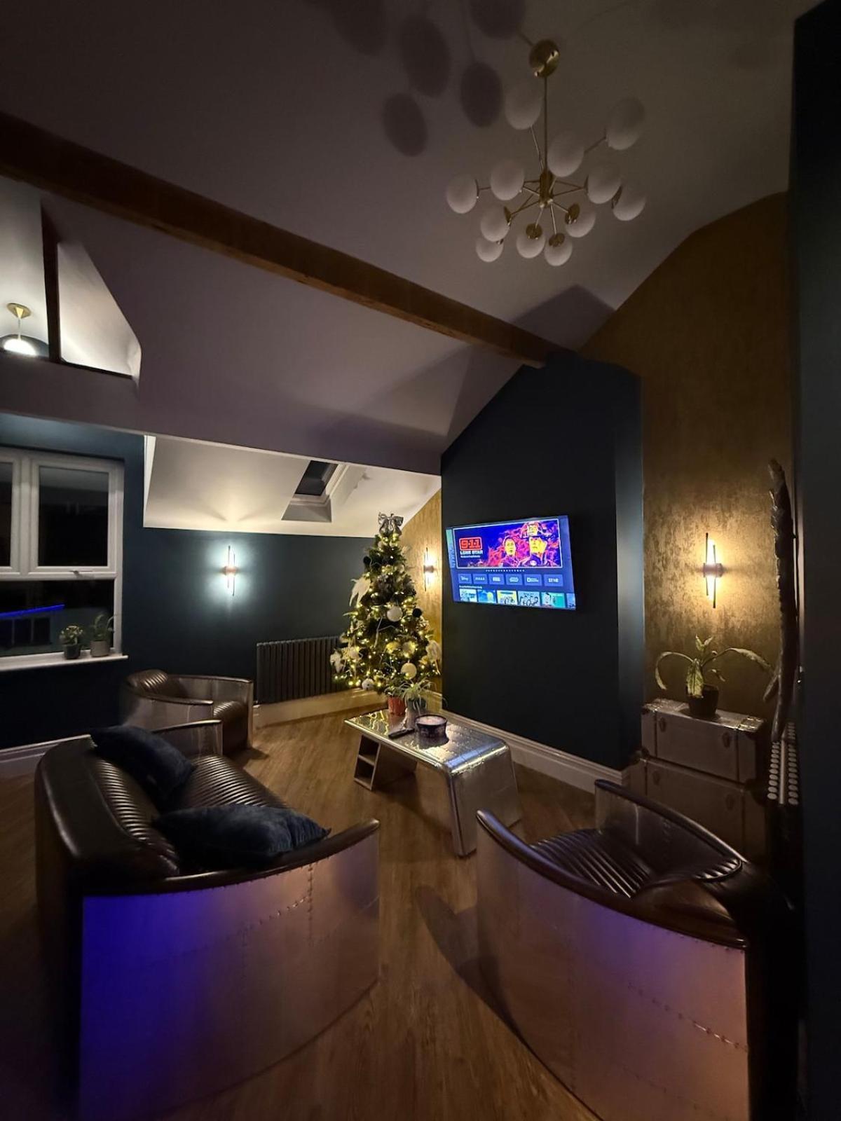 The Loft At One Luxury Penthouse Apartment Wigan Bagian luar foto