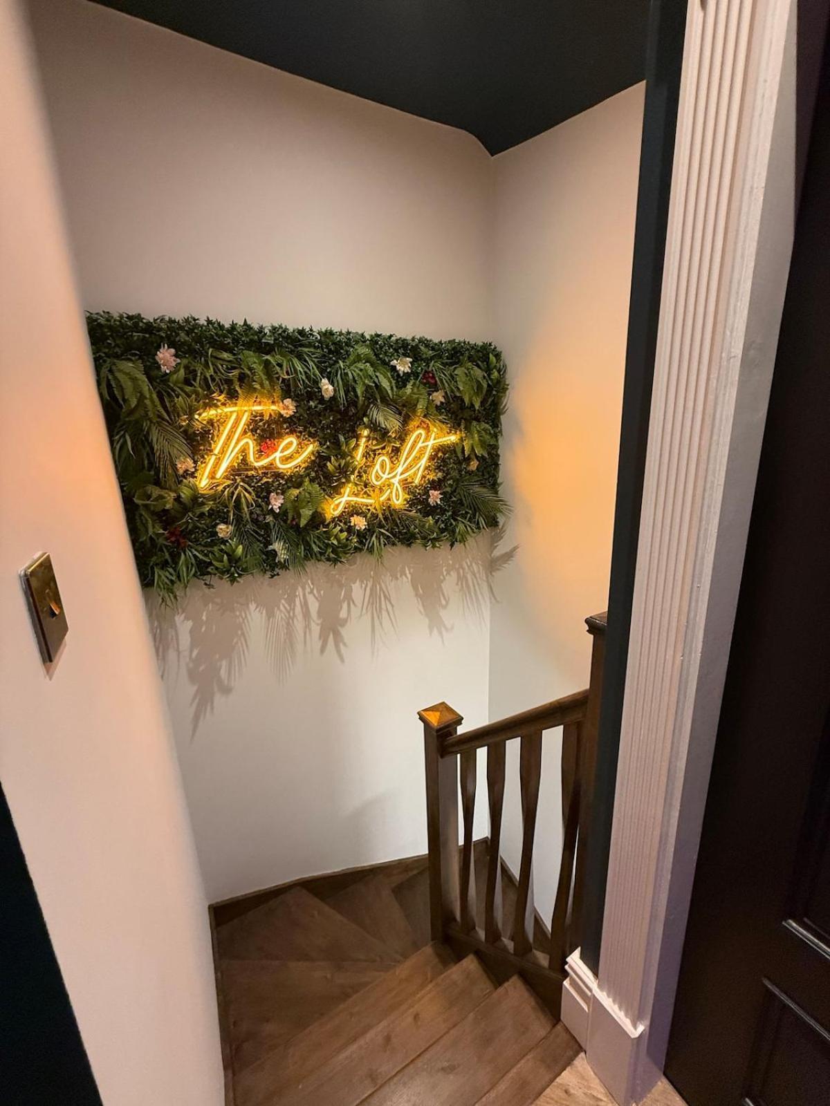 The Loft At One Luxury Penthouse Apartment Wigan Bagian luar foto